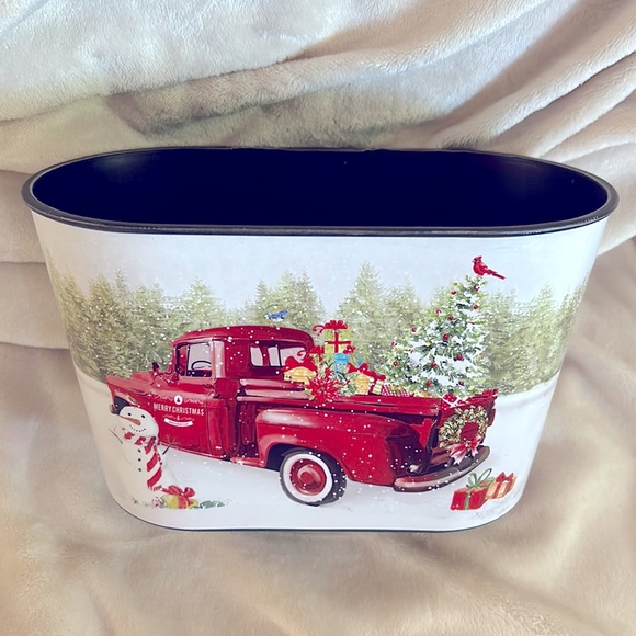 Christmas Bucket - Picture 1 of 3